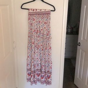 Maxi dress from Amazon. Never been worn - small.